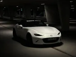Weiß Gebraucht 2017 Mazda MX5 Cabrio | 21.900 €