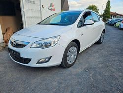 Weiß Gebraucht 2010 Opel Astra Selection Limousine | 2.900 € (Guter Preis)