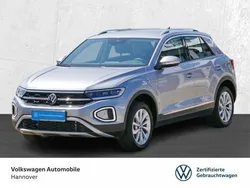 Pyritsilber metallic Gebraucht 2024 VW T-Roc Style SUV | 28.890 € (Fairer Preis)