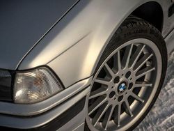 Silber Gebraucht 1998 BMW 323 Sport Line Limousine | 8.399 € (Fairer Preis)