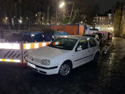 Weiß Gebraucht 1999 VW Golf IV Trendline Limousine | 2.450 € (Etwas zu teuer)