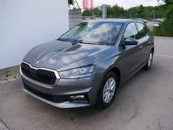 Grau Neu 2025 Skoda Fabia Limousine | 21.160 € (Etwas zu teuer)