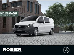 Weiss / arktikweiss Gebraucht 2022 Mercedes Vito Van / Kleinbus | 23.990 € (Guter Preis)