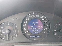 Silber Gebraucht 2004 Mercedes E200 Classic Limousine | 4.600 € (Guter Preis)