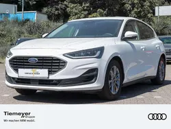 Weiß Gebraucht 2023 Ford Focus Titanium Limousine | 15.460 € (Superpreis)