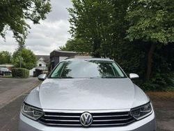 Grau Gebraucht 2015 VW Passat Highline Kombi | 10.000 € (Teuer)