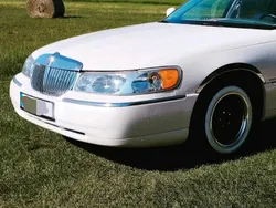 Weiß Gebraucht 2001 Lincoln Town Car Limousine | 7.300 €