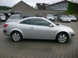 Grau Gebraucht 2005 Renault Mégane Cabriolet Privilege Cabrio | 3.400 € (Fairer Preis)
