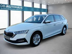 Weiß Gebraucht 2020 Skoda Octavia Ambition Kombi | 14.880 € (Guter Preis)