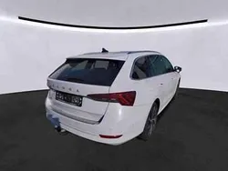 Weiß Gebraucht 2022 Skoda Octavia Style Kombi | 20.920 € (Superpreis)