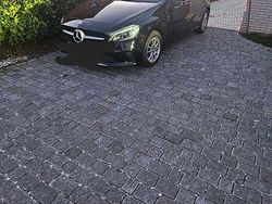 Schwarz Gebraucht 2016 Mercedes A180 Urban Limousine | 13.500 € (Fairer Preis)