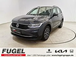 Delfingrau metallic Gebraucht 2022 VW Tiguan Life SUV | 25.899 € (Guter Preis)