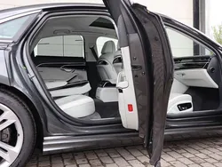 Grau Gebraucht 2023 Audi A8 Exclusive Limousine | 76.800 € (Fairer Preis)
