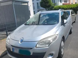 Silber Gebraucht 2010 Renault Mégane GrandTour Kombi | 3.999 € (Fairer Preis)