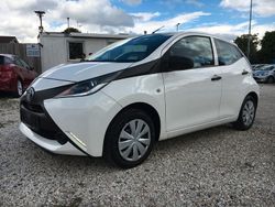 Weiß Gebraucht 2016 Toyota Aygo Kleinwagen | 4.999 € (Fairer Preis)