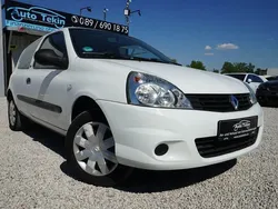Weiß Gebraucht 2010 Renault Clio II Authentique Kleinwagen | 2.790 € (Fairer Preis)