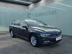 Grau Gebraucht 2023 VW Passat Van / Kleinbus | 28.277 € (Fairer Preis)