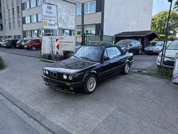 Schwarz Gebraucht 1991 BMW 325 Cabriolet Shadowline Cabrio | 36.999 €