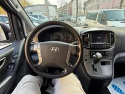 Gebraucht 2016 Hyundai H-1 Premium Van / Kleinbus | 10.500 € (Etwas zu teuer)