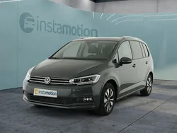 Grau Gebraucht 2024 VW Touran Move Van / Kleinbus | 36.254 € (Fairer Preis)