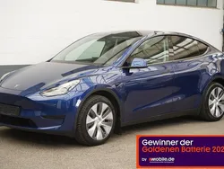 Blau Gebraucht 2024 Tesla Model Y Standard Range SUV | 33.950 €