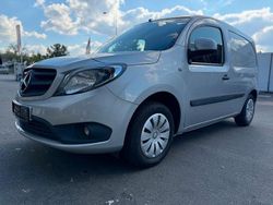 Silber Gebraucht 2018 Mercedes Citan 111 Van / Kleinbus | 10.499 € (Guter Preis)