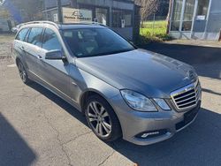 Grau Gebraucht 2010 Mercedes E250 Avantgarde Kombi | 4.499 €