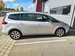 Silber Gebraucht 2015 Opel Zafira Tourer Edition Van / Kleinbus | 9.950 € (Etwas zu teuer)