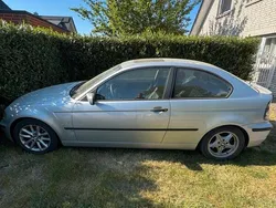 Silber Gebraucht 2003 BMW 320 | 1.200 €