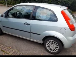 Silber Gebraucht 2003 Ford Fiesta Ghia Kleinwagen | 799 € (Fairer Preis)