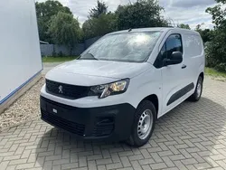 Kaolin weiß Gebraucht 2023 Peugeot E-Partner Premium Van / Kleinbus | 20.900 € (Guter Preis)