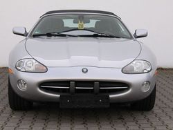 Silber Gebraucht 2002 Jaguar XK8 Cabrio | 39.999 €