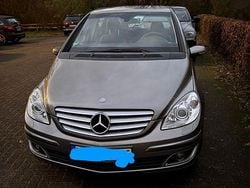 Grau Gebraucht 2005 Mercedes B200 Van / Kleinbus | 3.300 € (Fairer Preis)