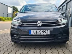 Grau Gebraucht 2016 VW Touran Highline Van / Kleinbus | 14.250 € (Fairer Preis)