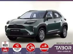 Ever rest green metallic Neu 2025 Toyota Yaris Cross SUV | 25.239 €