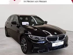 Schwarz uni Gebraucht 2021 BMW 330e Sport Line Kombi | 22.690 € (Fairer Preis)