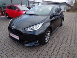 Schwarz Gebraucht 2022 Toyota Yaris Hybrid Limousine | 17.990 € (Fairer Preis)