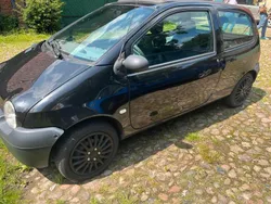 Schwarz Gebraucht 2003 Renault Twingo Kleinwagen | 750 €