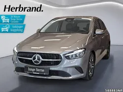 Metalliclack mountaingrau Gebraucht 2024 Mercedes B200 Progressive Van / Kleinbus | 32.590 € (Etwas zu teuer)