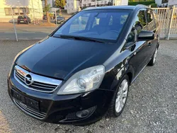 Schwarz Gebraucht 2010 Opel Zafira Innovation Van / Kleinbus | 6.999 € (Teuer)