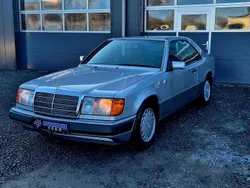 Silber (metallic) Gebraucht 1992 Mercedes 230 Coupé | 10.900 €