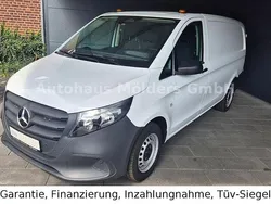 Weiß Gebraucht 2024 Mercedes Vito Van / Kleinbus | 32.950 € (Teuer)
