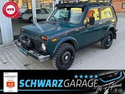 Grün Gebraucht 2009 Lada niva SUV | 4.490 € (Fairer Preis)