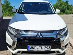 Weiß Gebraucht 2020 Mitsubishi Outlander P-HEV Diamant Edition SUV | 18.999 € (Guter Preis)