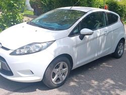 Weiß Gebraucht 2009 Ford Fiesta Ambiente Kleinwagen | 2.800 € (Fairer Preis)