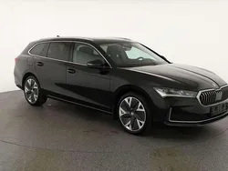Onyx schwarz metallic Gebraucht 2024 Skoda Superb Selection Kombi | 41.595 € (Guter Preis)