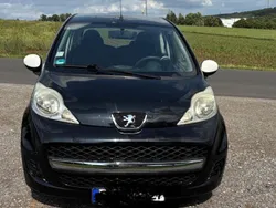 Schwarz Gebraucht 2011 Peugeot 107 Urban Move Kleinwagen | 3.999 € (Guter Preis)
