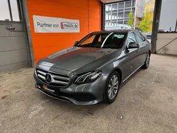 Grau Gebraucht 2018 Mercedes E220 Avantgarde Limousine | 23.999 € (Superpreis)