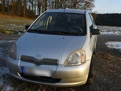Silber Gebraucht 2001 Toyota Yaris Sol Kleinwagen | 1.450 € (Guter Preis)