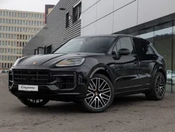 Chromitschwarzmetallic Gebraucht 2024 Porsche Cayenne SUV | 131.900 € (Teuer)